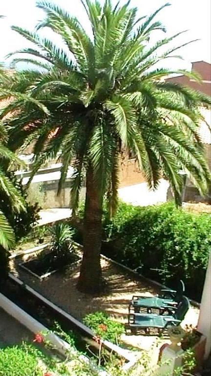 Residenza Via Roma 3 Villa Ла Мадалена Стая снимка