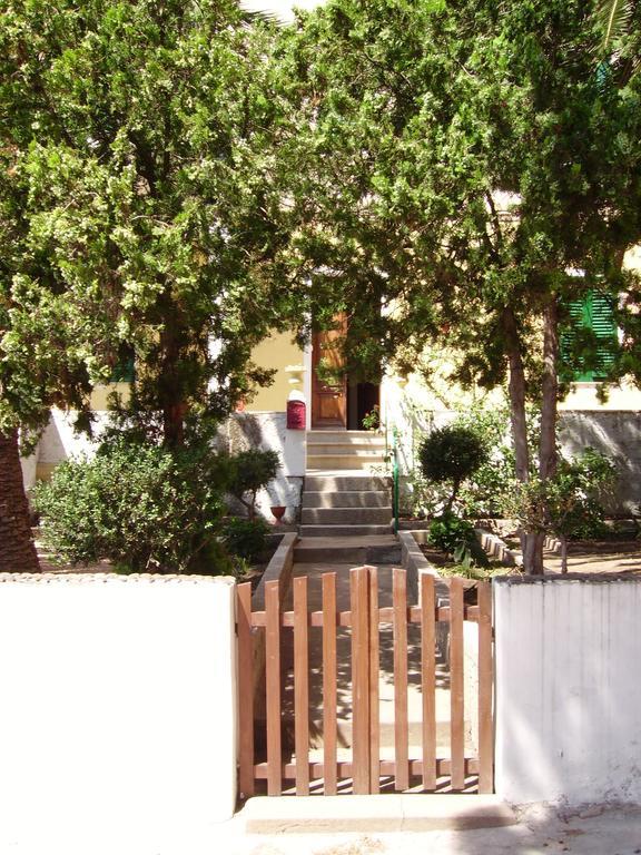 Residenza Via Roma 3 Villa Ла Мадалена Стая снимка