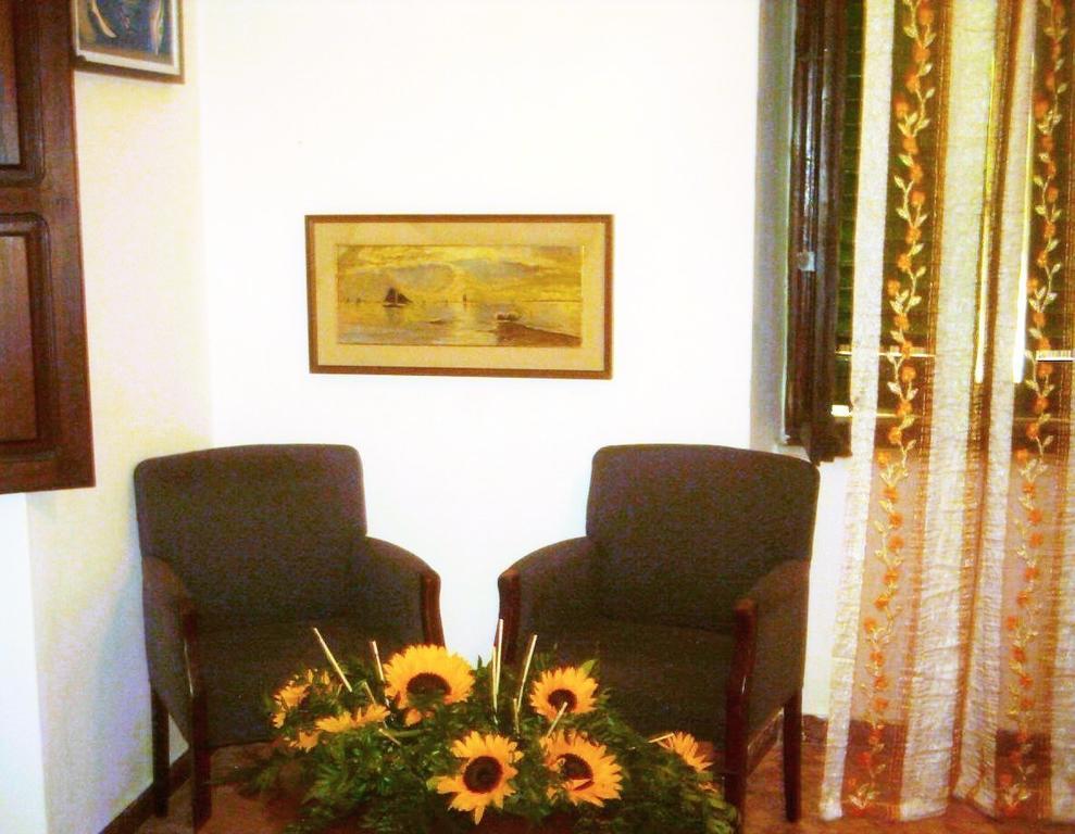 Residenza Via Roma 3 Villa Ла Мадалена Екстериор снимка